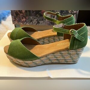 Green Suede TOMS Platform Wedge Sandals - Size 7.5